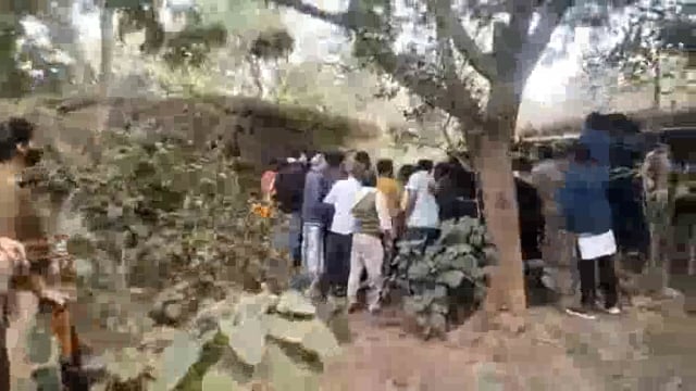 सन्हौला पशु चिकित्सालय में मिला गौरी शंकर रविदास का डेथ बॉडी।