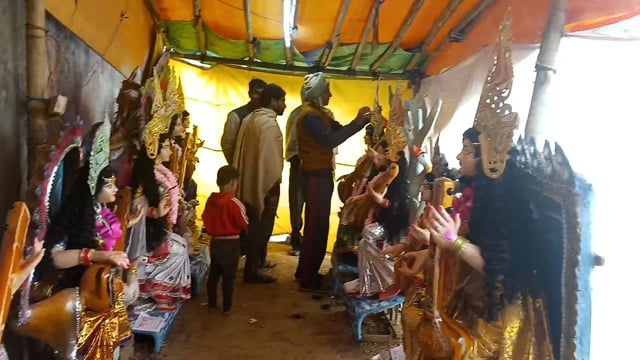 सरस्वती पूजा आज, प्रतिमा स्थापित करने एवं पूजा अर्चना करने हेतु श्रद्धालुओं एवं छात्र-छात्राओं में उत्साह का माहौल