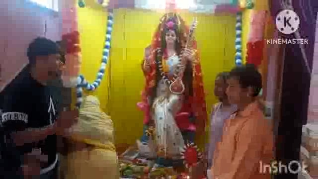 सूर्यगढ़ा -सरस्वती पूजा को लेकर कई निजी शिक्षण संस्थान एवं चौक चौराहो पर  सरस्वती की पूजा बड़े ही धूमधाम से की गई है।