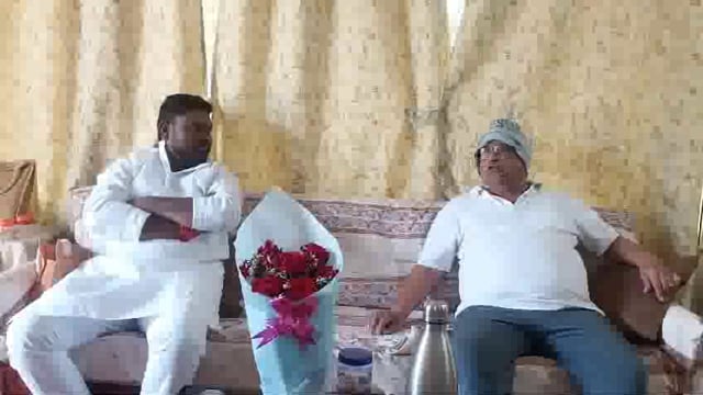 माजी मंत्री मा अजितराव घोरपडे यांची युवा नेते प्रशांत सदामते यांनी घेतली भेट