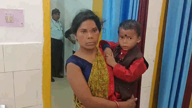 आपसी कहा सुनी में पति ने पत्नी को मारपीट कर किया जख्मी, अस्पताल में हुआ इलाज