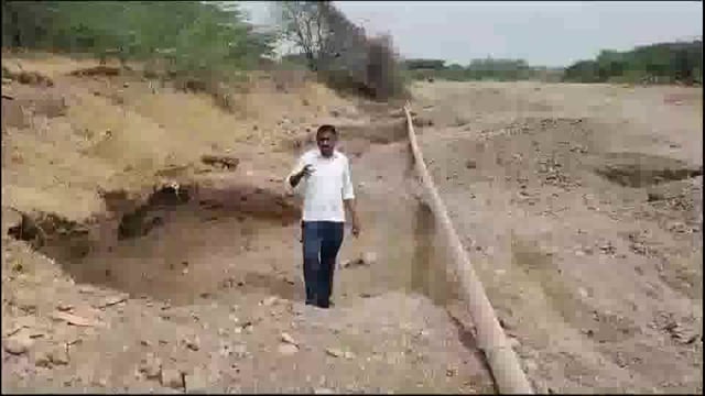 आटपाडी तालुक्यातील वाळू उपशाकडे तहसीलदारांची जाणीवपूर्वक डोळेझाक तहसीलदारांवरती कारवाईसाठी जिल्हाधिकाऱ्याकडे मागणी