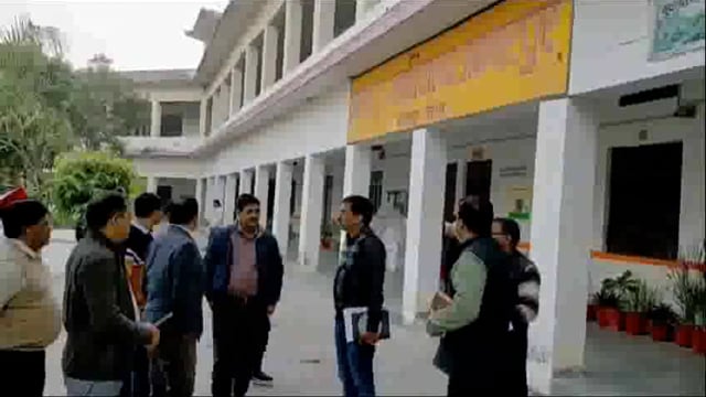 जिलाधिकारी ने वेयर हाउस का किया निरीक्षण और दिए निर्देश