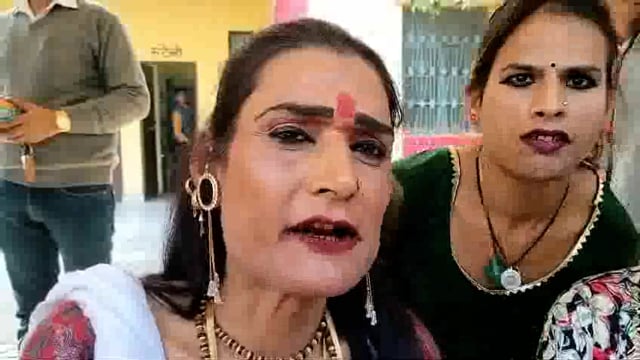 जालौन जिले से अनोखी खबर किन्नरों ने नगर क्षेत्र के विकास के लिए भेजा ज्ञापन प्रधानमंत्री को संबोधित उपजिलाधिकारी को दिया