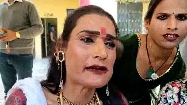 जालौन जिले से अनोखी खबर किन्नरों ने नगर क्षेत्र के विकास के लिए भेजा ज्ञापन प्रधानमंत्री को संबोधित उपजिलाधिकारी को दिया