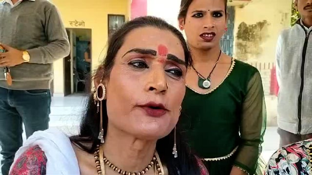 जालौन जिले से अनोखी खबर किन्नरों ने नगर क्षेत्र के विकास के लिए भेजा ज्ञापन प्रधानमंत्री को संबोधित उपजिलाधिकारी को दिया