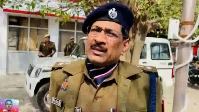 Barabanki Jile Mein Fatehpur Thane Mein Ek Adbhut Ne patni ka Sar Kalam kar diya SP Dinesh Singh ki bite