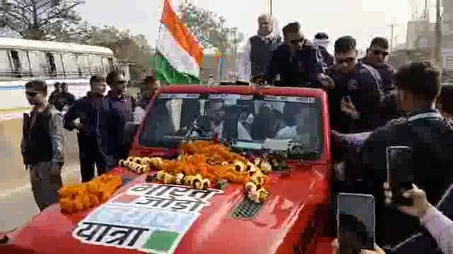 रोहतास जिले में राहुल गांधी के सारथी बने पूर्व उपमुख्यमंत्री तेजस्वी यादव तो बना चर्चा का बिषय 