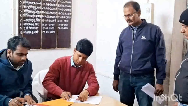 नवनियुक्त सीओ निशांत कुमार ने किया रामगढ़ चौक अंचल में पदभार ग्रहण।