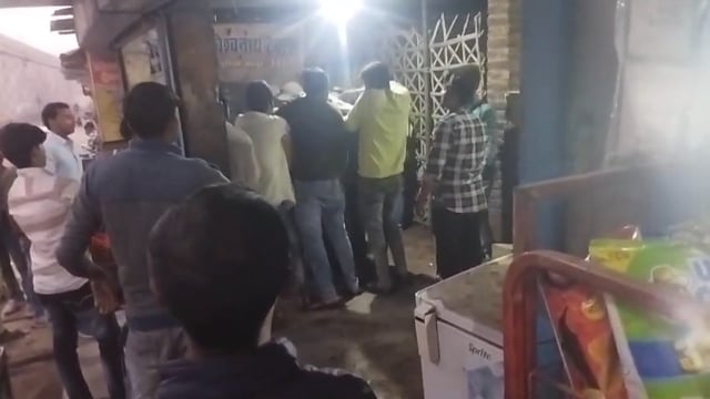 जालौन जिले के कालपी में दो पक्षों में जमकर चले लातघूंसे 