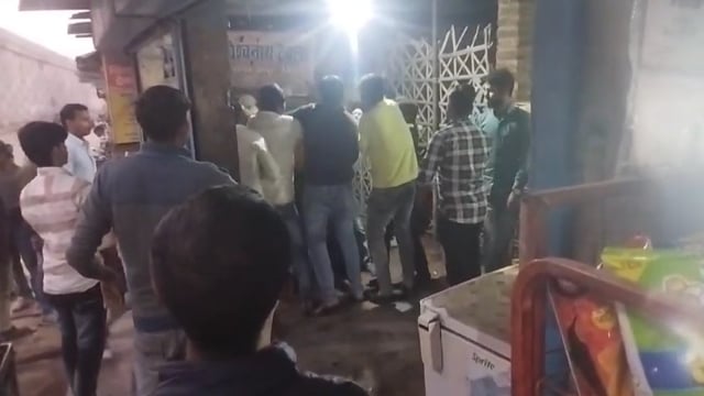 जालौन जिले के कालपी में दो पक्षों में जमकर चले लातघूंसे 