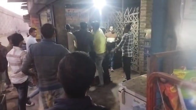 जालौन जिले के कालपी में दो पक्षों में जमकर चले लातघूंसे 