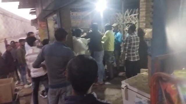 जालौन जिले के कालपी में दो पक्षों में जमकर चले लातघूंसे 