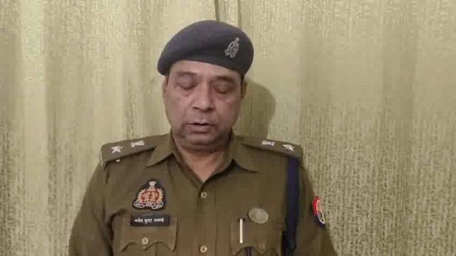 ग्राम जिन्दपुरा में पुराना बना मुड़िया खेड़े मजार के पास रोड के किनारे मिट्टी में दबी श्रीकृष्ण जी एक मूर्ति पायी गयी थी