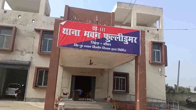 थानाध्यक्ष ने दो वारंटी को किया गिरफ्तार, स्वास्थ्य परीक्षण के बाद भेजा गया जेल