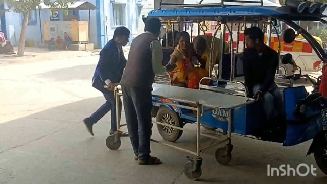 लखीसराय शहर के कवैया थाना क्षेत्र पेट्रोल पंप के समीप बाइक से गिरकर महिला जख्मी पीएमसीएच पटना रेफर