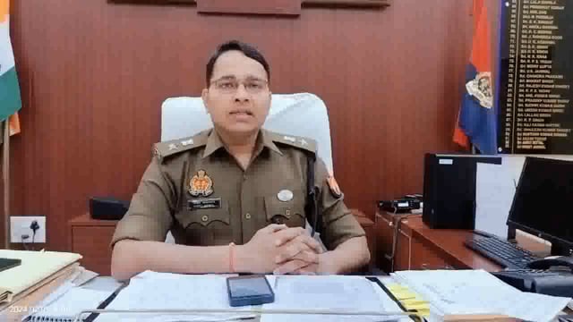 दो अभ्यर्थियों के साथ एक मुन्ना भाई चढा पुलिस के हत्थे ।