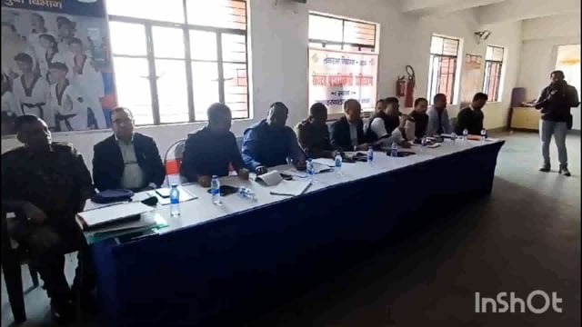 जिला मुख्यालय खेल भवन परिसर में जिलाधिकारी की अध्यक्षता में लोकसभा चुनाव को लेकर सेक्टर पदाधिकारी की बैठक आयोजित