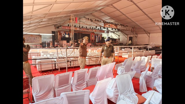 अपर पुलिस आयुक्त कमिश्नरेट आगरा एवं पुलिस उपायुक्त पश्चिमी जोन कमिश्नरेट आगरा एवं अन्य अधिकारी रैली में उपस्थित