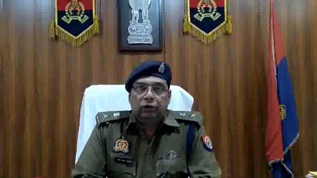  थाना मिर्जापुर क्षेत्र ग्राम ढाईघाट मेले में जाते समय ट्रेक्टर-ट्रॉली सडक दुर्घटना के सम्बन्ध में SP ग्रामीण