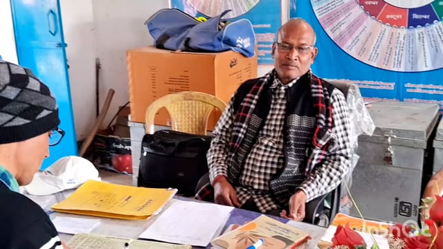 परसामा आदर्श मध्य विद्यालय के प्रधानाध्यापक ने अनुपस्थित छात्र-छात्राओं का अभिभावकों को दिया नोटिस।