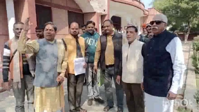 यमुना जल शुद्धिकरण को लेकर मथुरा जिला अधिकारी को मांग पत्र सोपा