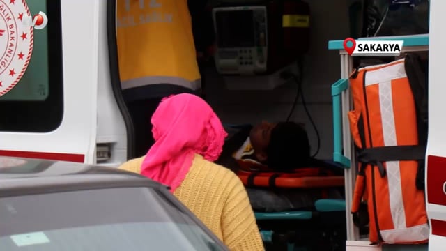 Kontrolden Çıkan Minibüs Devrildi Aynı Aileden 2’si Çocuk 4 Yaralı