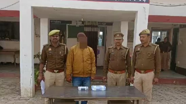सालवर गैंग सरगना सरकारी मास्टर चढ़ा पुलिस के हत्थे, अभ्यार्थियों को पास करवाने के नाम पर मोटी रकम ऐंठता 