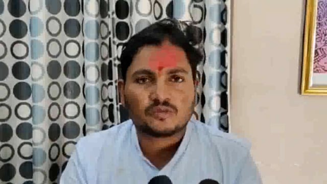 एसटि बस बंदमुळे दररोज परिवहन महामंडळाचे १५ लाखांचे होत आहे नुकसान - वाहतूक निरीक्षक चव्हाण यांची बसस्थानकात माहिती