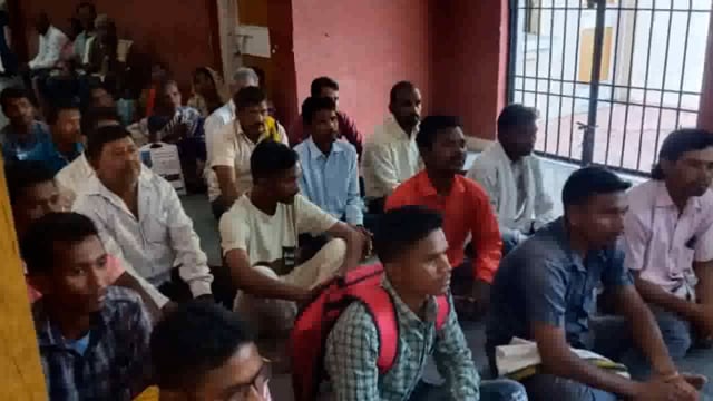 वेडा दिसला तर त्याला दगड मारू नये उलट त्याच्या योग्य उपचारासाठी प्रयत्न करावे - न्यायाधीश र. ना. बावनकर