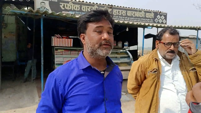 हसऊपुर चौराहे पर मिलावटी मिठाई को लेकर ग्रामीण ने होटल मालिक पर कार्यवाही का किया मांग 