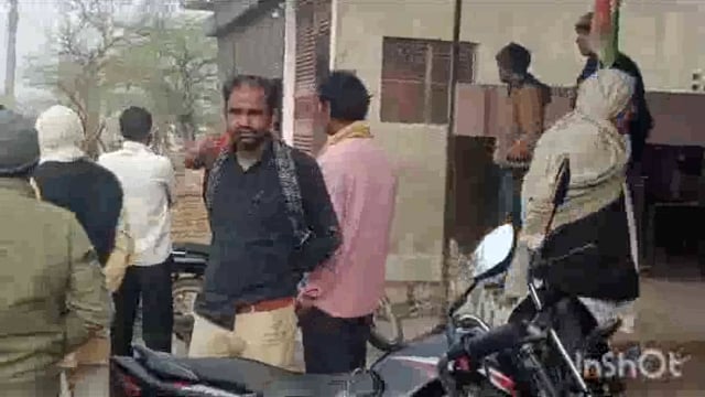 चोरों ने दुकान की शटर तोड़कर चोरी की घटना को अंजाम दिया दुकान में रखी लाखों की नगदी व सामान चोरी करके ले गए