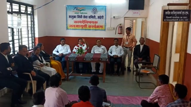 वेडा दिसला तर त्याला दगड मारू नये उलट त्याच्या योग्य उपचारासाठी प्रयत्न करावे - न्यायाधीश र. ना. बावनकर