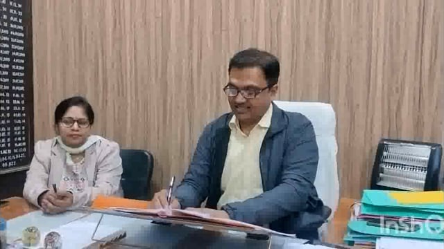 एक माह से अंचल कार्यालय चल रहा था प्रभार में अंचला अधिकारी ने लिया पदभार