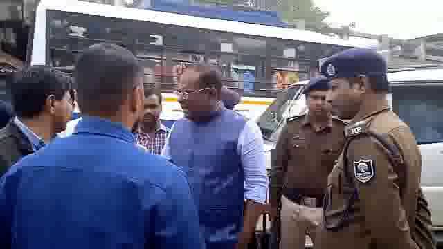 रोहतास डीएम नवीन कुमार के निर्देश पर सासाराम में एसडीएम आशुतोष रंजन ने अतिक्रमणकारियों को दी चेतावनी 