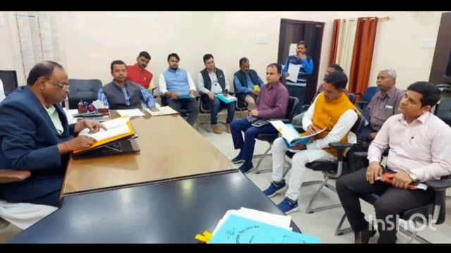 लखीसराय जिला मुख्यालय परिसर स्थित जिलाधिकारी कार्यालय कक्ष में जिला  क्रियान्वयन समिति की बैठक आयोजित।