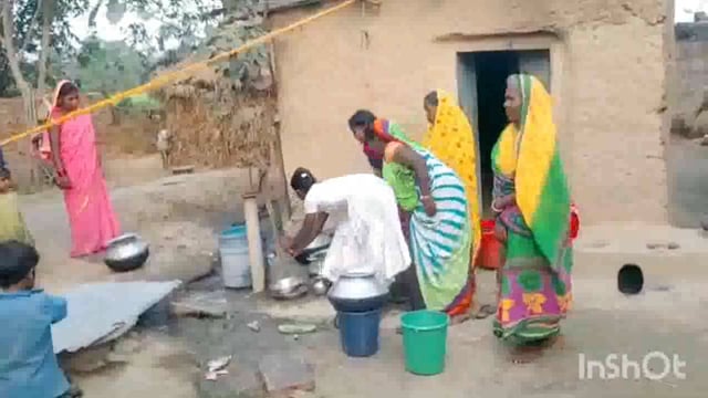 महादलित टोला कामतानगर में नहीं मिल रहा है मुख्यमंत्री नल जल योजना का लाभ पानी के लिए है, हाहाकार।