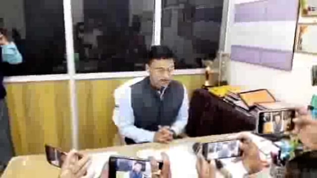 मालदा डिविजन के डीआरएम विकास चौबे ने रेलवे के द्वारा विभिन्न जगहों पर किए जाने वाले कार्यों की प्रेस वार्ता कर दी जानकारी