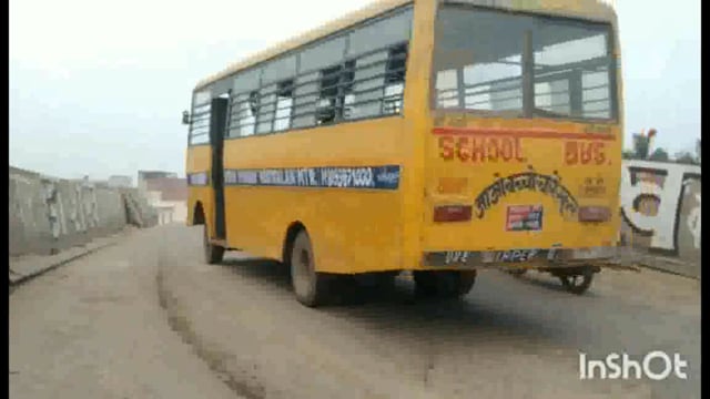 कोसीकला में रेलवे पुल पर हुई  बाइक और ईको की भिड़ंत पत्रकार पुष्पेंद्र चौधरी घायल