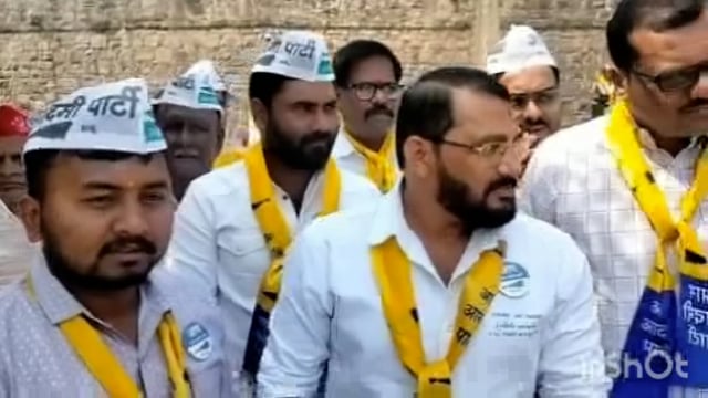 कोल्हापूरच्या बिंदू चौकात काँग्रेस आप शिवसेना (उबाठा)चे आंदोलन