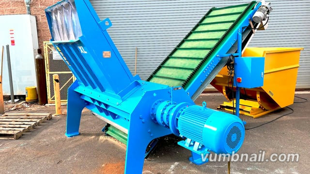 The TASKMASTER® XL Pallet Shredder with Conveyor and Separator