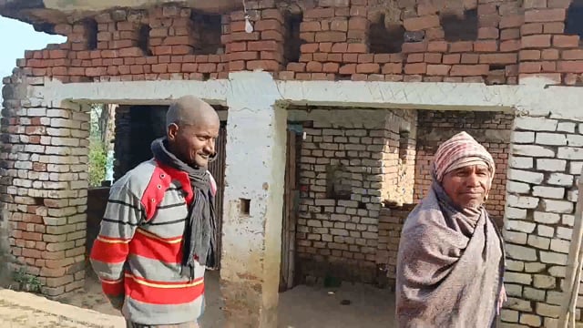 ग्रामीणों की उपस्थिति में जर्जर काली मंदिर के नवनिर्माण हेतु जमीन की की गई मापी, जल्द होगा भव्य मंदिर का निर्माण