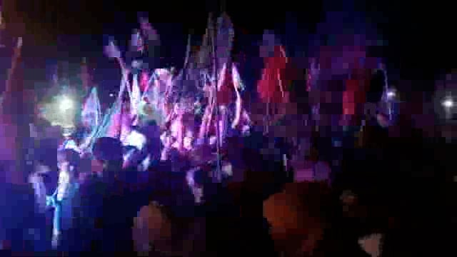 जन्म विश्वास यात्रा पर निकले तेजस्वी यादव का इंग्लिशमोड़ में महागठबंधन के कार्यकर्ताओं ने फूल वर्षा कर किया स्वागत