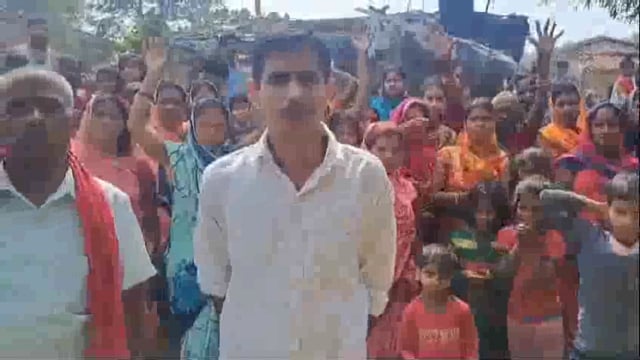 दर्जनों गांवों के आवागमन की रोड नहीं बननें से ग्रामीण आक्रोश 