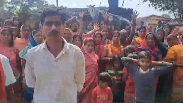 दर्जनों गांवों के आवागमन की रोड नहीं बननें से ग्रामीण आक्रोश 