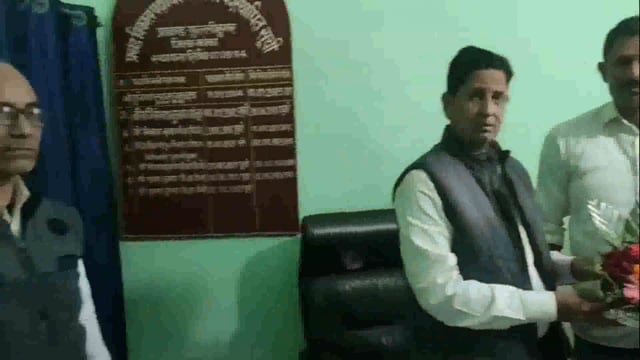 डीडीसी प्रखंड कार्यालय पहुंच चुनाव को लेकर की समीक्षा बैठक,सीएम आवास योजना में गड़बड़ी करने वाले पर दर्ज होगी प्राथमिकी 