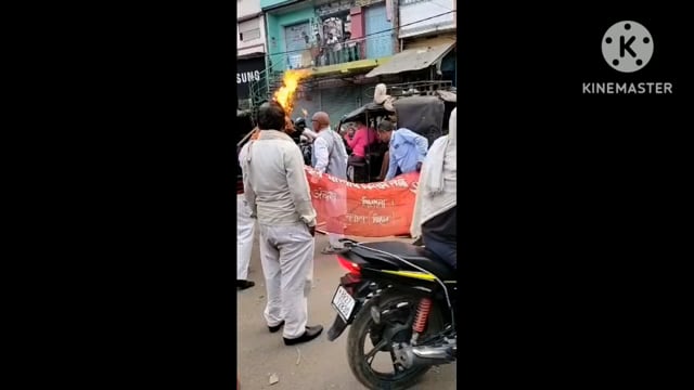 सिरदला फूल बागान चौक पर संयुक्त किसान मोर्चा के सदस्यों ने डब्लू टी ओ का किया पुतला दहन