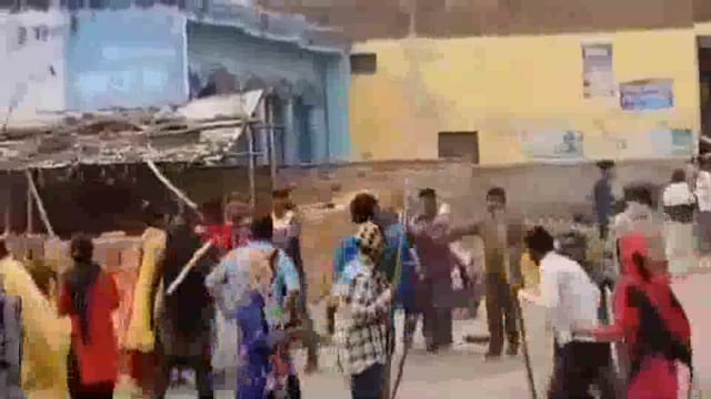 प्रतापगढ़ जिले में जमीनी विवाद को लेकर दो पक्षों में जमकर चले लाठी और डंडे#ABVP 