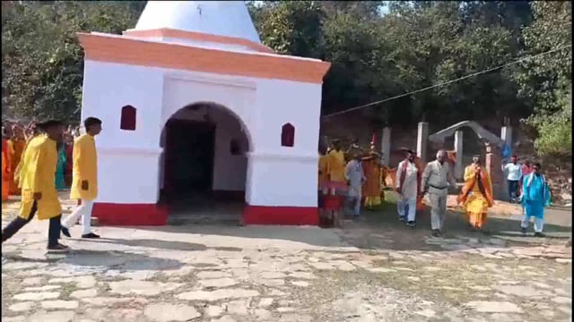 11 दिवसीय श्री श्री 108 महारुद्र यज्ञ को लेकर गाजे बाजे-गाजे, घोड़े के साथ निकली गई भव्य कलश शोभायात्रा