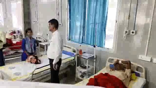 सासाराम अस्पताल में डीएम के औचक निरीक्षण से मचा हड़कंप 